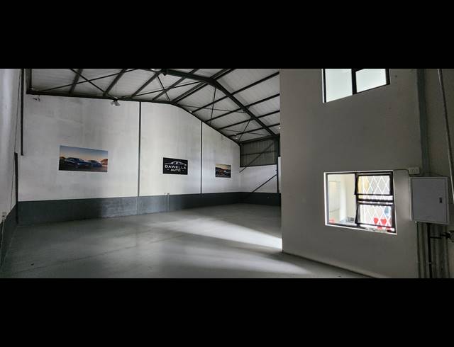 232M² WAREHOUSE TO LET IN RIVERGATE